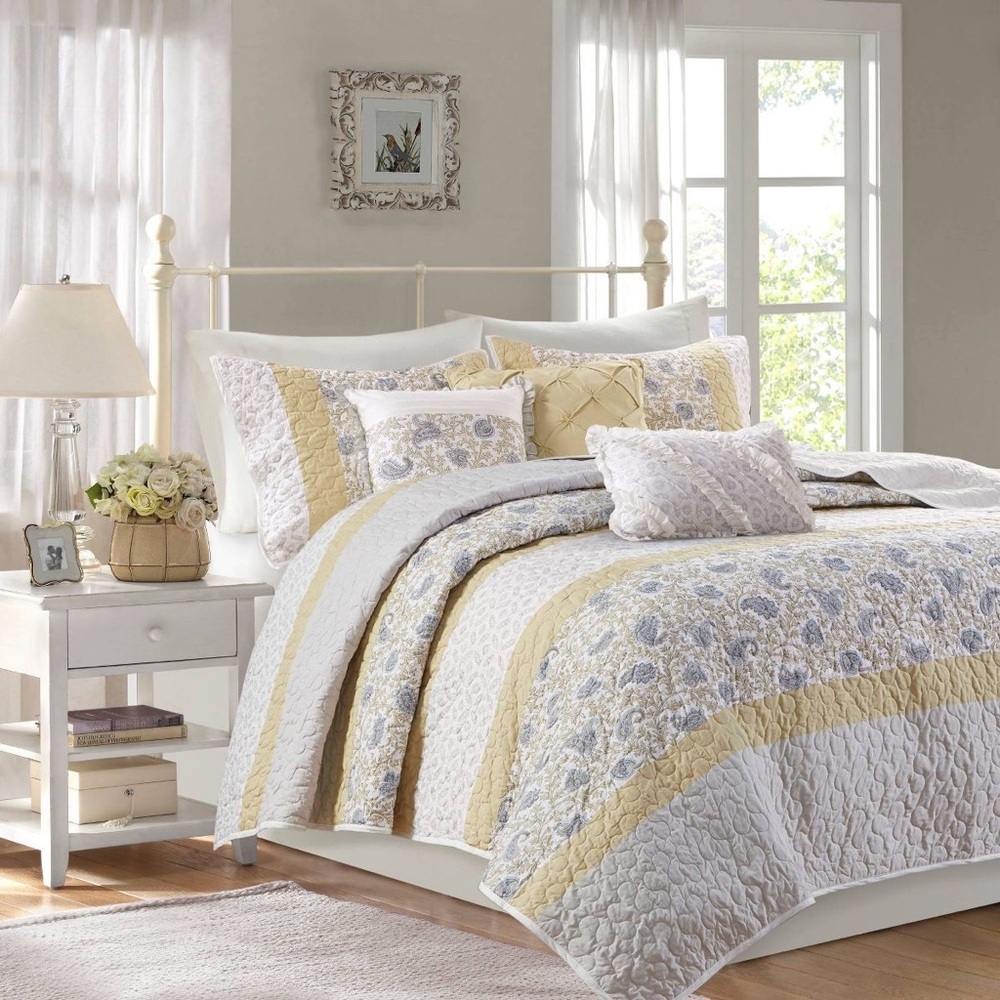 Madison Park 6pc Reversible Stella Cotton Percale with Throw Pillows Quilt Set Q